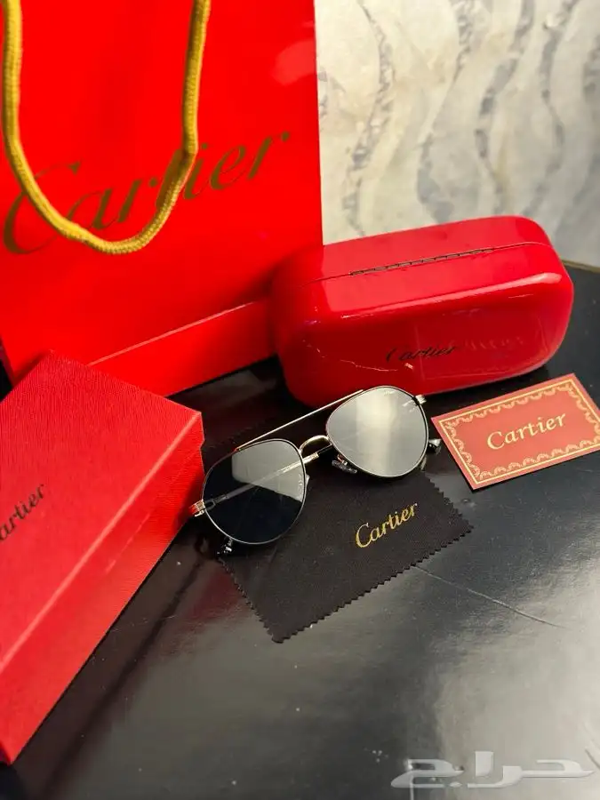 اساور ونضارات ماركه 52