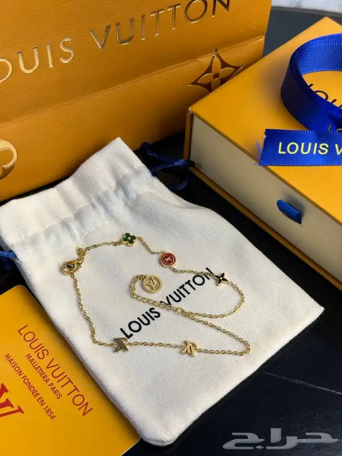 اساور ونضارات ماركه 33