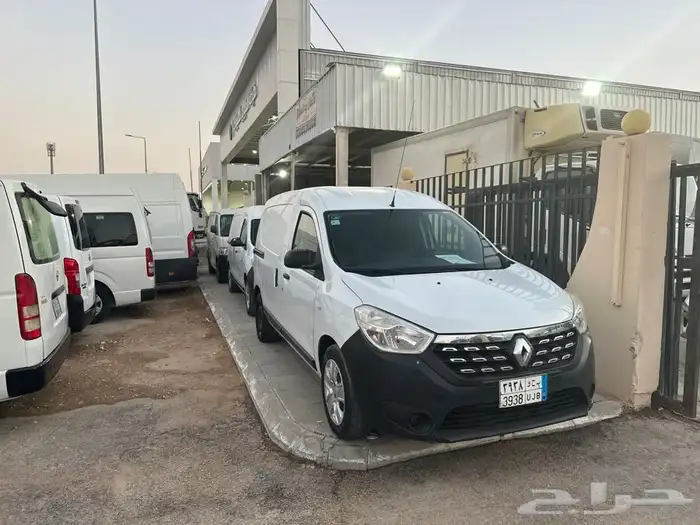 سيارات ديزل انواع مختلفه دينات باصات ونيتات فانات بضايع 48