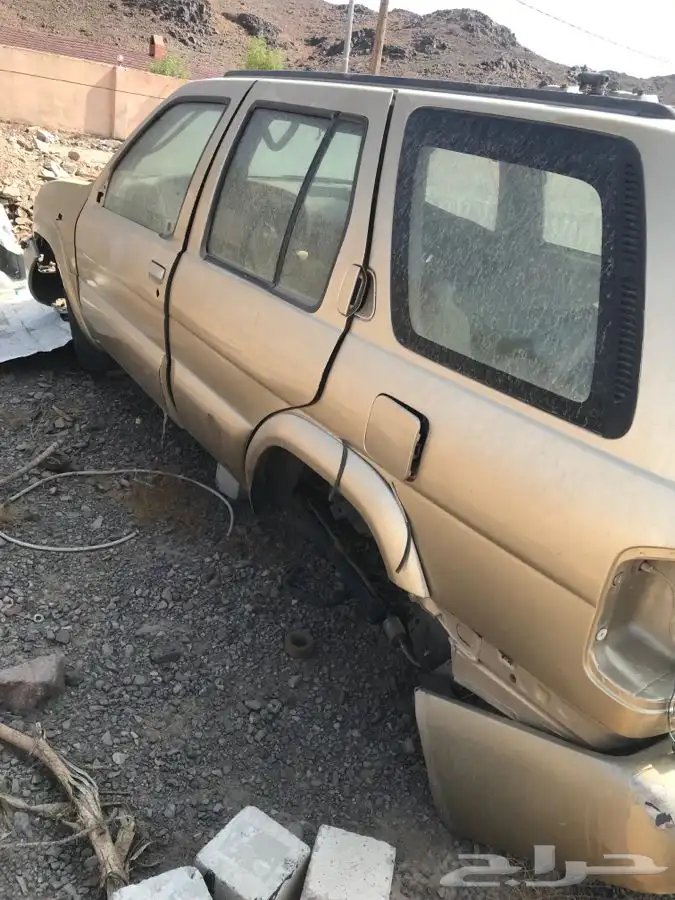 للبيع قطع غيار باثفندر من موديل 2000 إلى 2005 1
