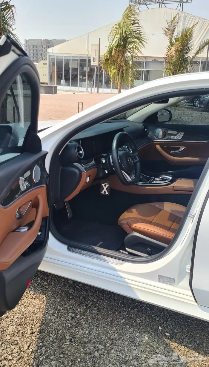 تم البيع E300 AMGديجتال 4