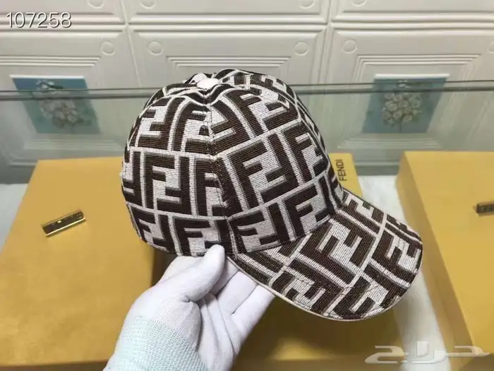 لعشاق الاناقة افخم كابات ماركات عالمية 18