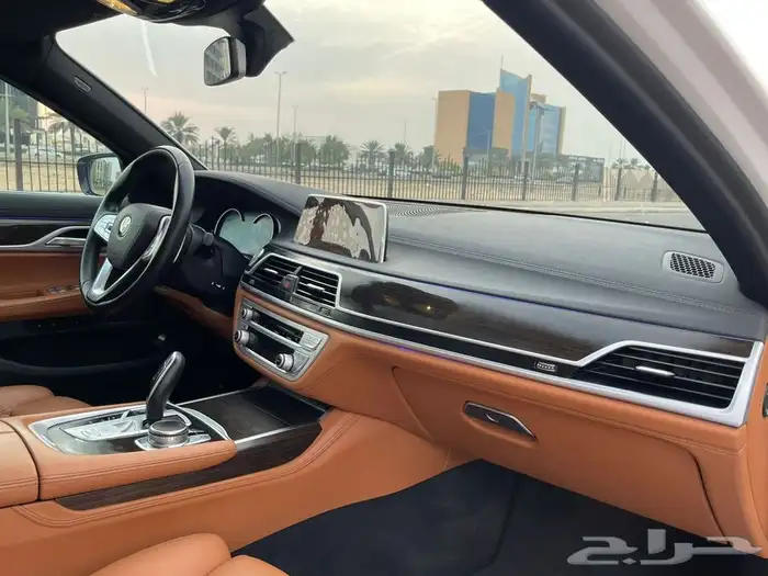 بي ام دبليو 740 الموديل 2019 مخزن(تم البيع) 48