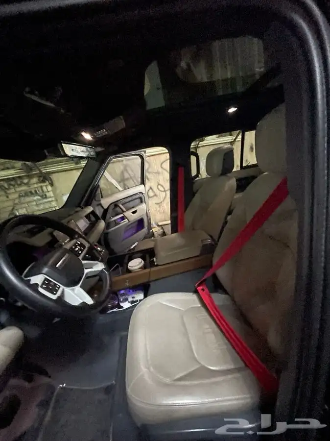 تغير الوان الأحزمة لاند روفر ديفندر 2022 1