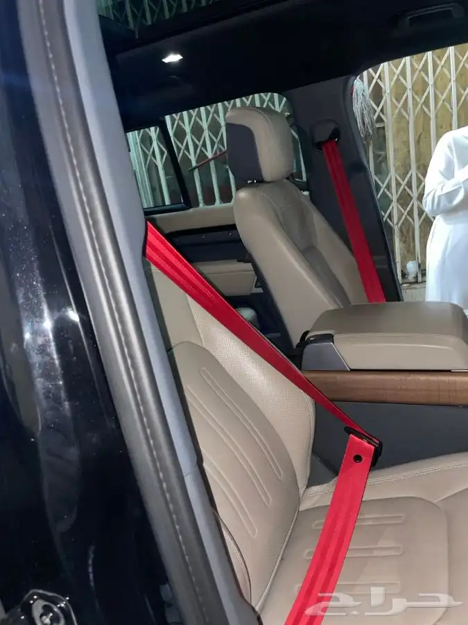 تغير الوان الأحزمة لاند روفر ديفندر 2022 11