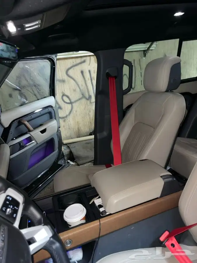 تغير الوان الأحزمة لاند روفر ديفندر 2022 5