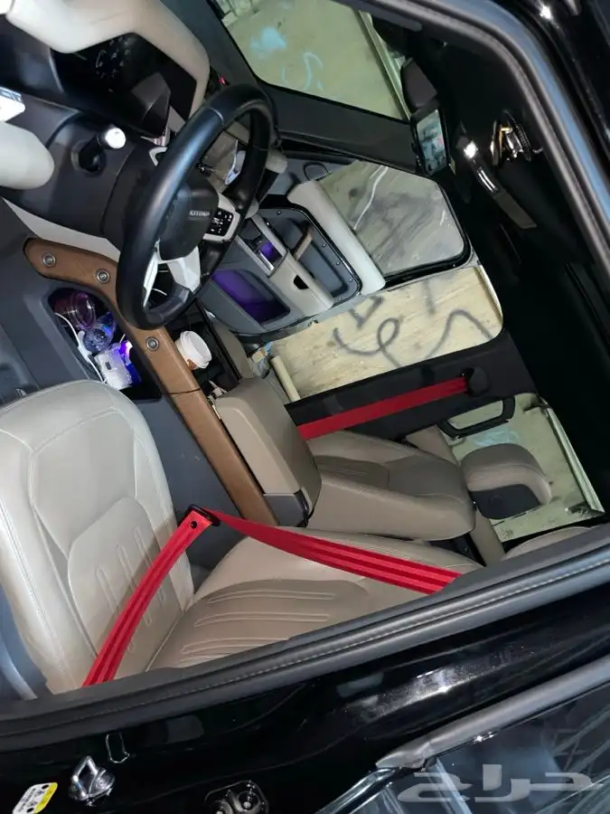 تغير الوان الأحزمة لاند روفر ديفندر 2022 3