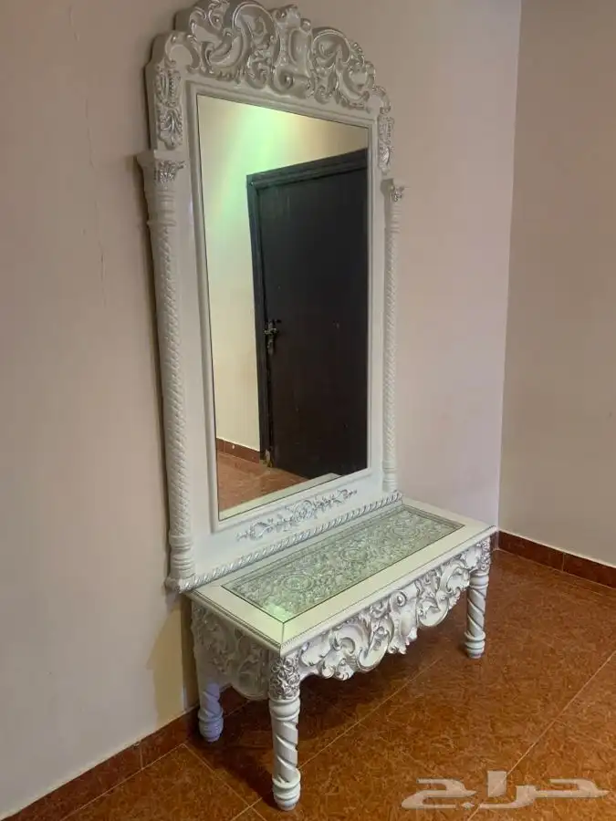 للبيع منظر كلاسيكي مع مرايه 0