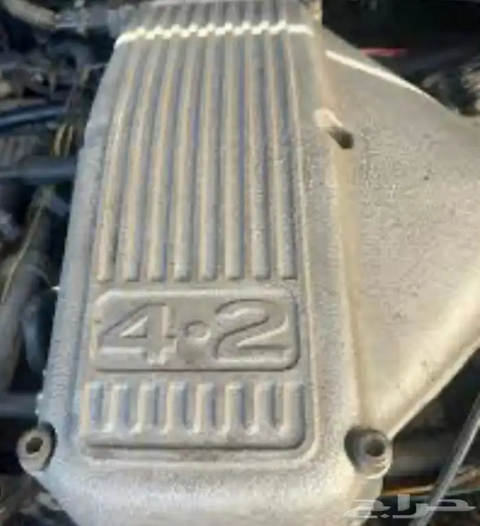 مكاين روفر V8 6