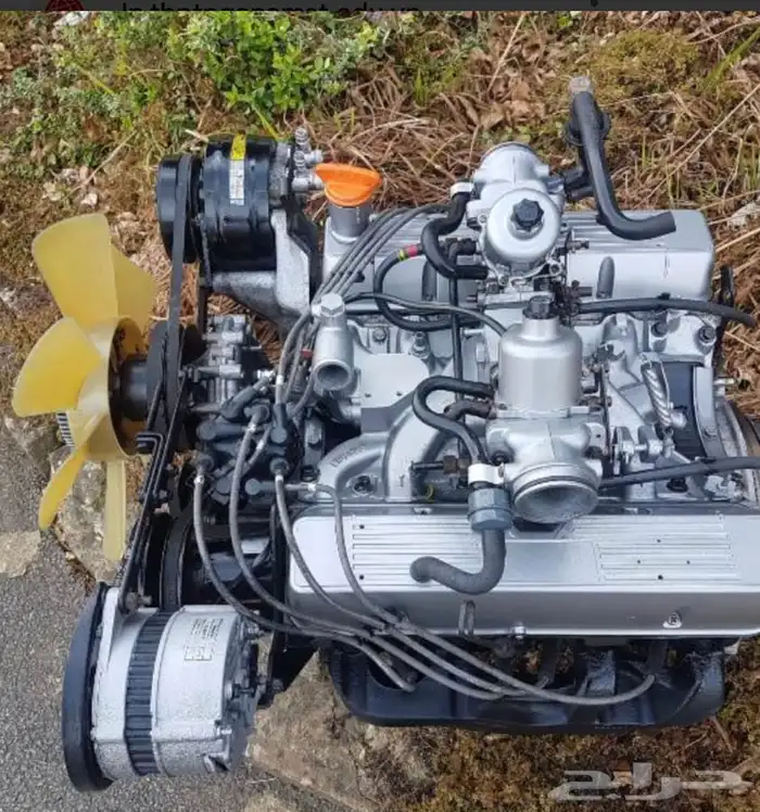 مكاين روفر V8 8