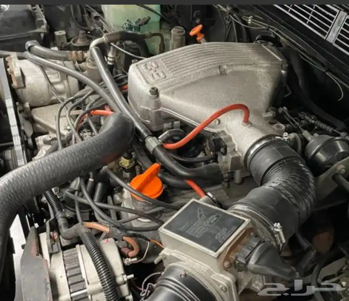 مكاين روفر V8 4