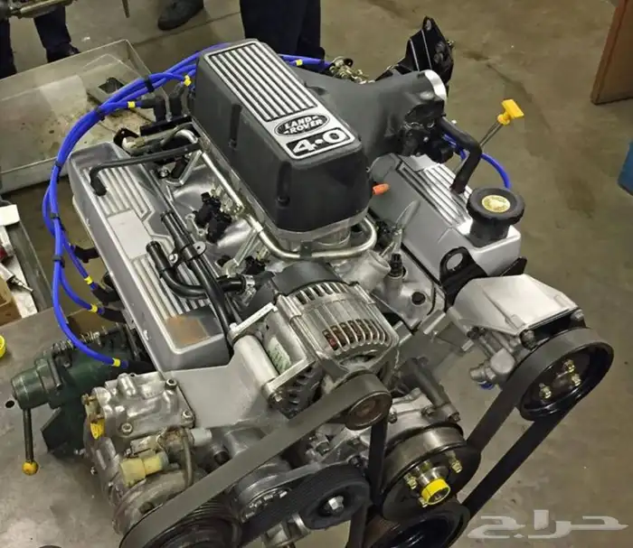 مكاين روفر V8 0