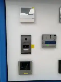 تركيب كاميرات المراقبة وشبكات الأنترنت والسنترالات 3