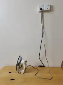 مكواه ملابس بدون بخار 2