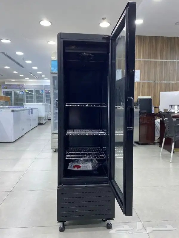 ثلاجة عرض بانكول 1 باب زجاج أسود - هدوء أثناء التشغيل 5