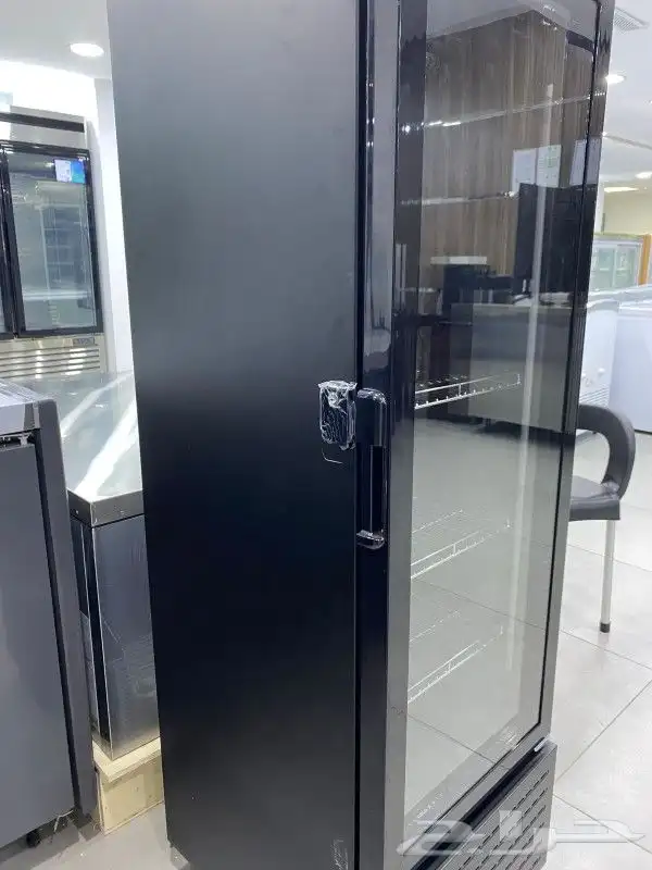 ثلاجة عرض بانكول 1 باب زجاج أسود - هدوء أثناء التشغيل 2