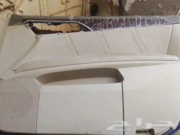 مرتبة ظهر خلفيه مع ديكور باب الراكب أفالون2009للبيع 5