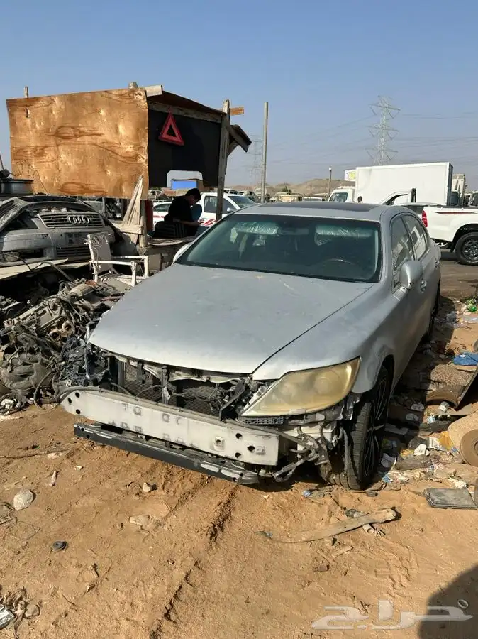 قطع غيار تشليح لكزس ال اس 460 موديل 2007 3