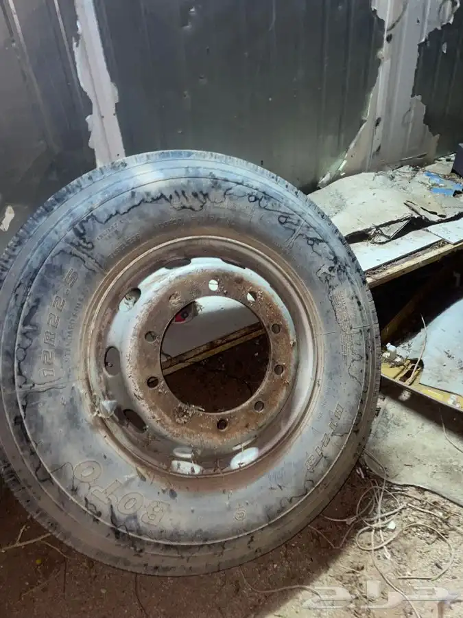 كفرات مع الجنوط مقاس 22.5 2