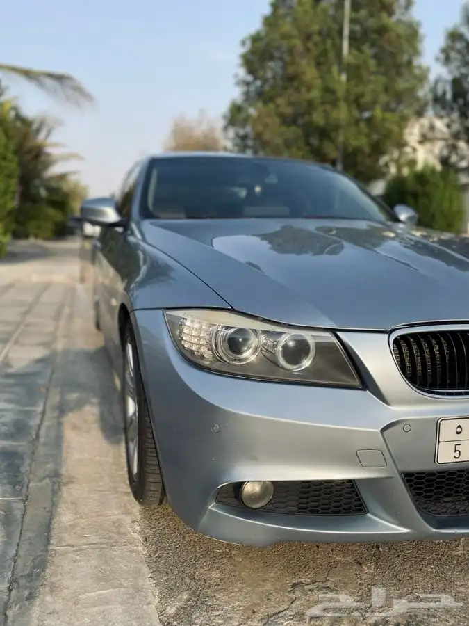 بي ام دبليو الفئة الثالثة E323i موديل 2012 1