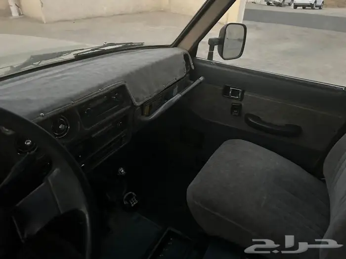 جيب تايوتا لاندكروزر صالون 1985 3