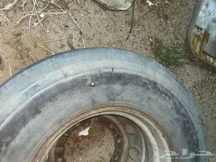 كفرات مع الجنوط مقاس 22.5 4