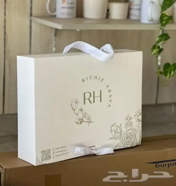 مطبعة الرياض طبعة بوكسات عباية هدايا عطور حلا 6