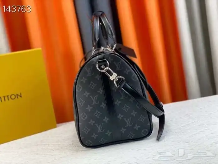 شنط لاب توب ويد ومحافظ ماركات عالمية 59