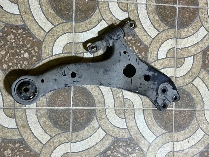 للبيع قطع غيار تويوتا كامري 2014 اصليه وكاله 13