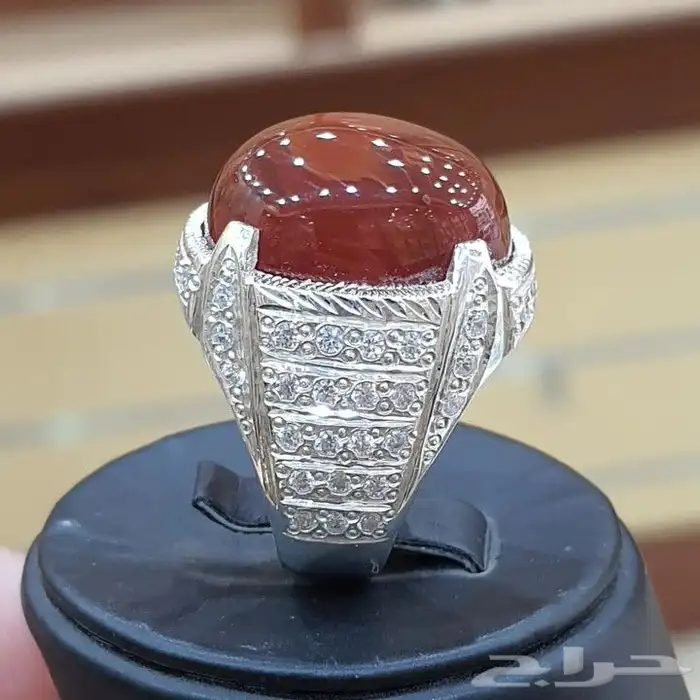 خاتم عقيق يماني كرزي مزعفر كابشون 4