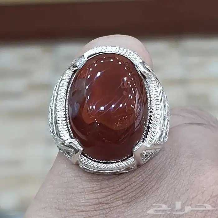 خاتم عقيق يماني كرزي مزعفر كابشون 2