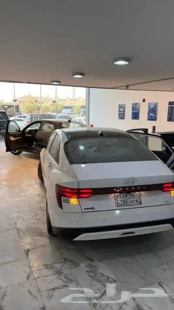 الشارقه لتأجير السيارات 7