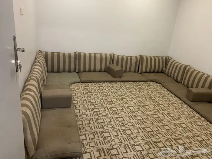 كنب أرضي 0