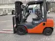 رافعه يدوية جاك للايجار فوركلفت 8