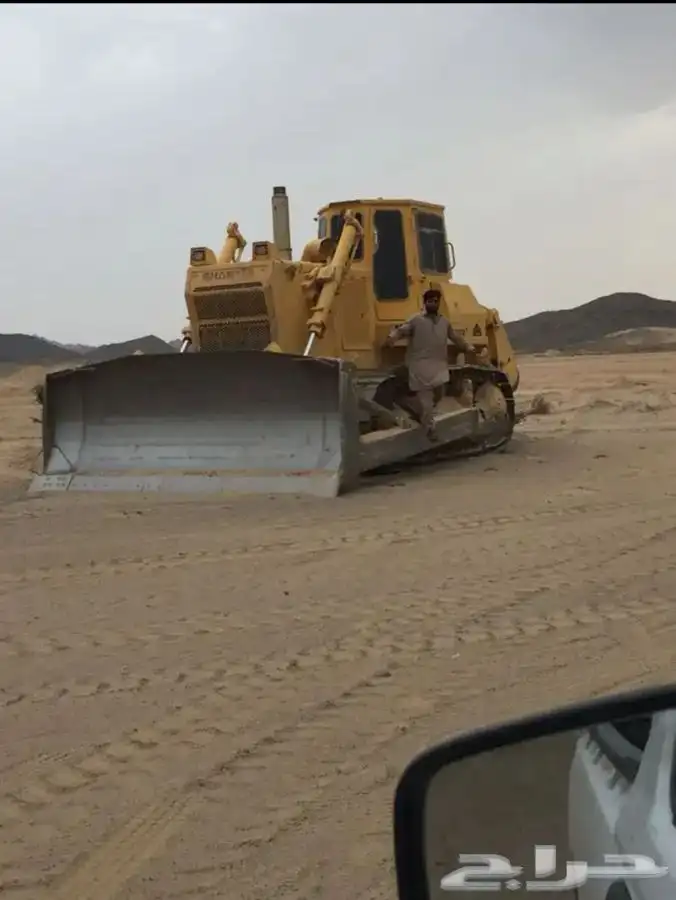 بلدوزر للإيجار بيشة 0