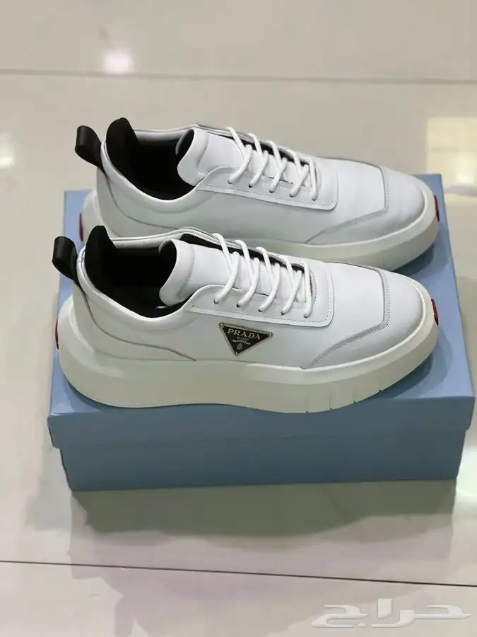 شوزات برادا 1