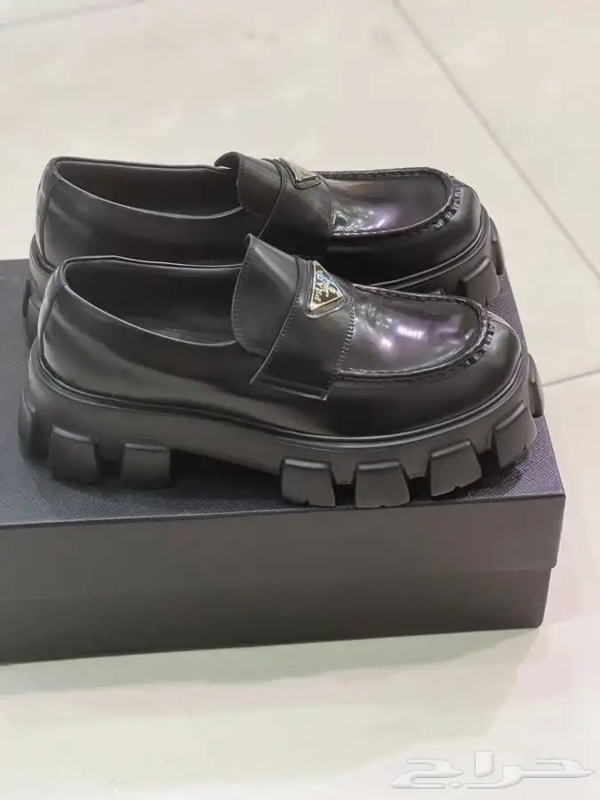 شوزات برادا 10