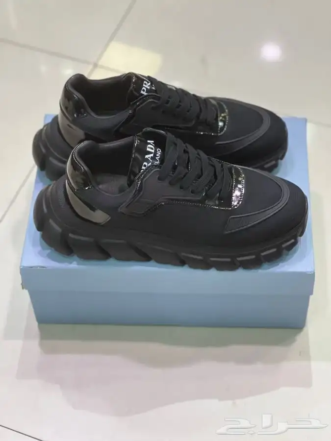 شوزات برادا 8