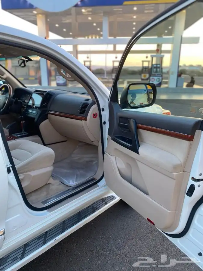 لاندكروزر 2015 GX-R نظيف 7
