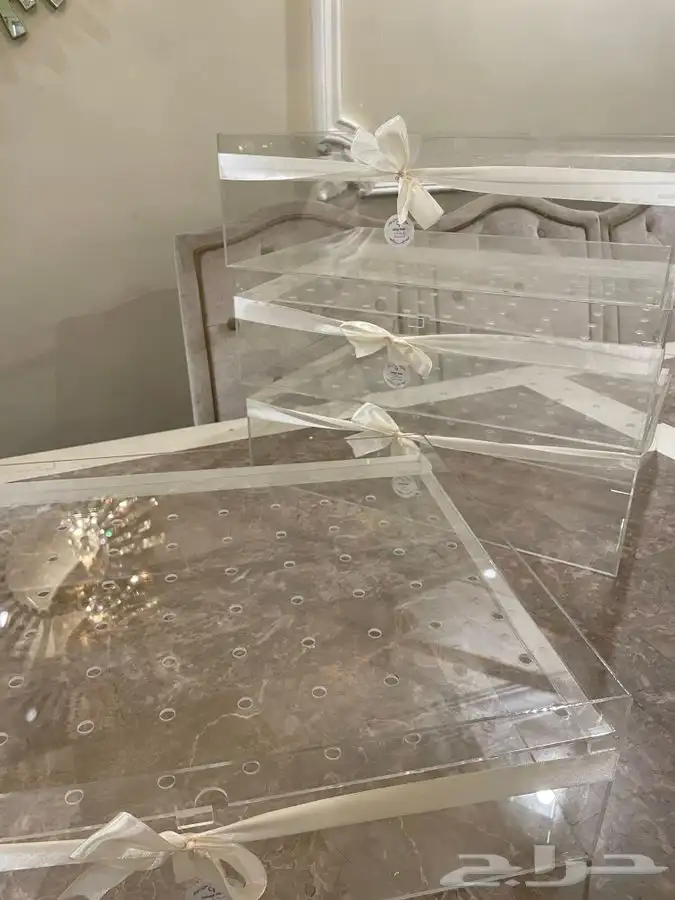 حامل ورد اكلريك 1