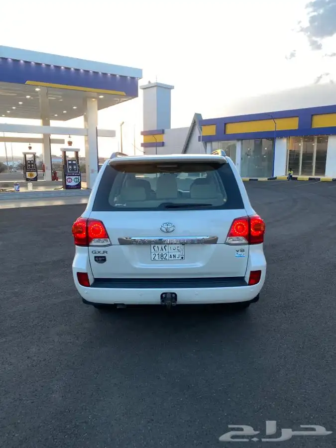 لاندكروزر 2015 GX-R نظيف 4