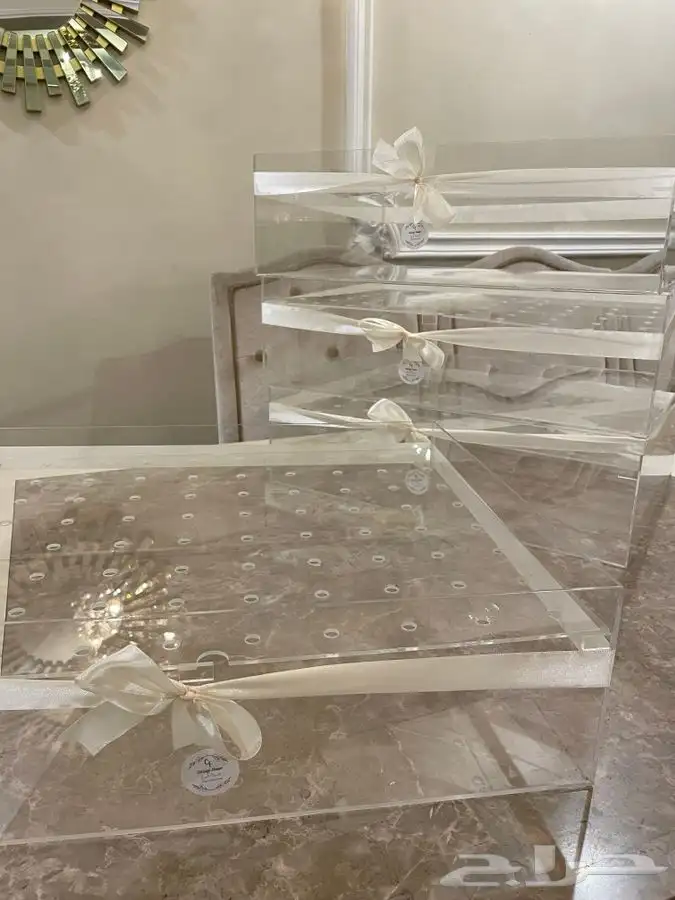 حامل ورد اكلريك 2