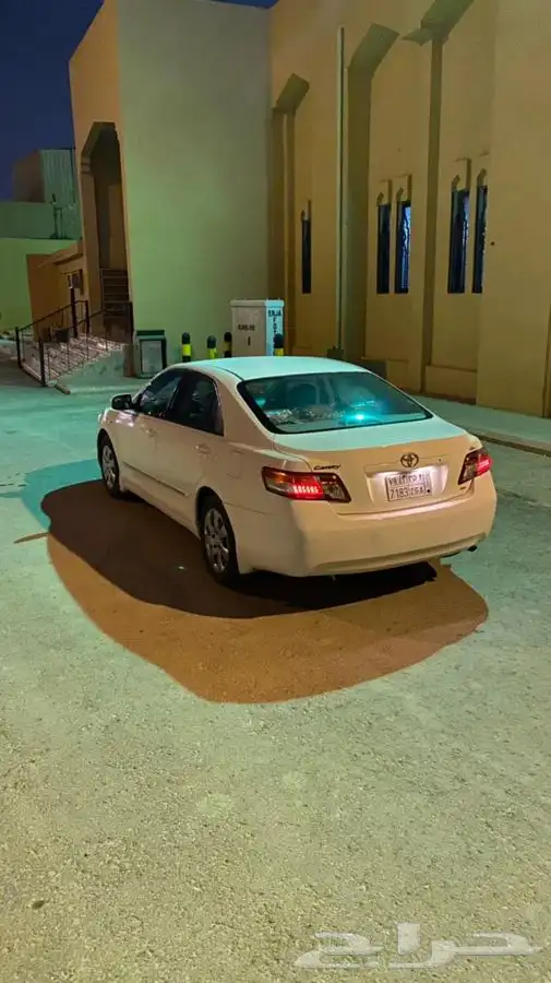 للبيع كامري 2008 ماشية قليل تم البيع 5