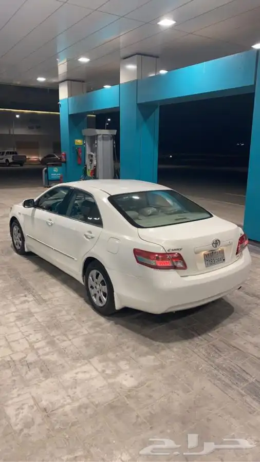 للبيع كامري 2008 ماشية قليل تم البيع 6