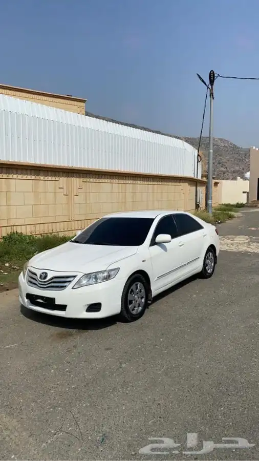 للبيع كامري 2008 ماشية قليل تم البيع 2