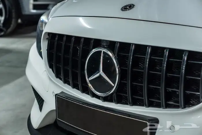 علامة شبك مرسيدس E 7