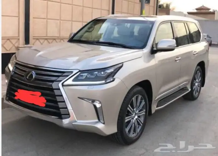 للبيع جيب لكزس LX570 2017 ذهبي نظيف جدا 0