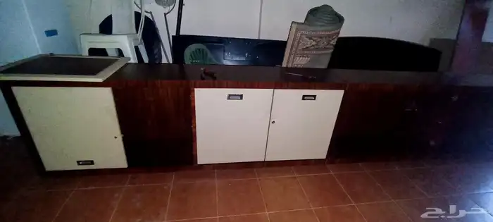 مكاتب ودولاب ومكينة قهوة 1