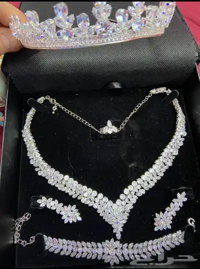 طقم مع التاج لبس ليلة واحده 0