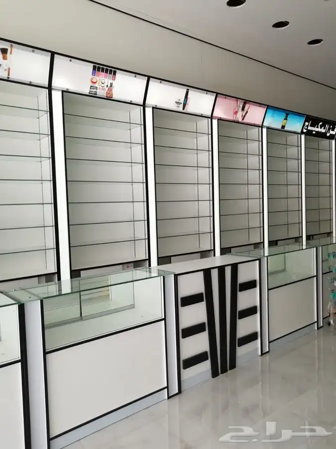 ديكورات محلات التجاريه. كاشير مكتب طاولات عرض 17